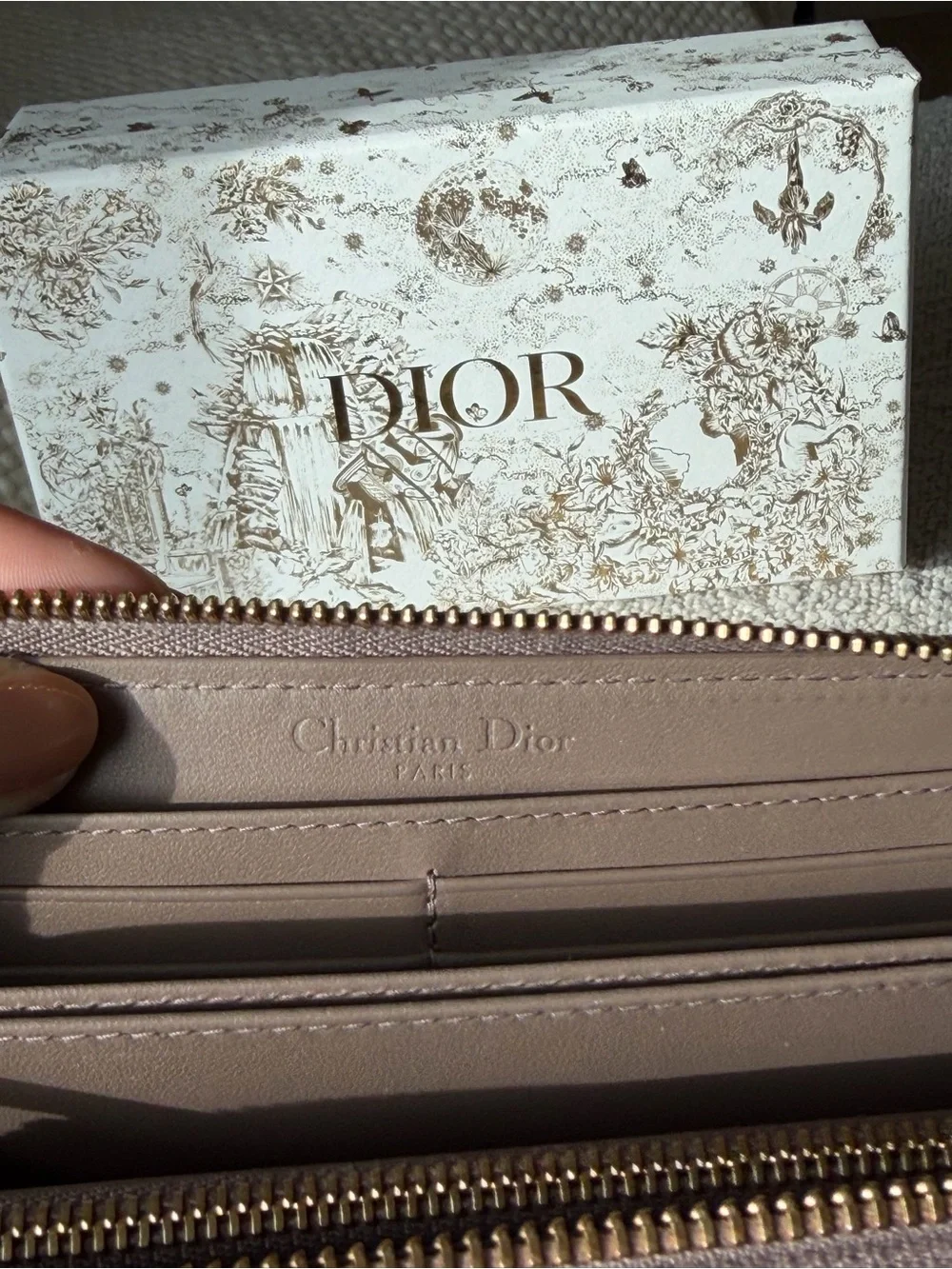 Lady Dior Voyager Wallet! 🤍
